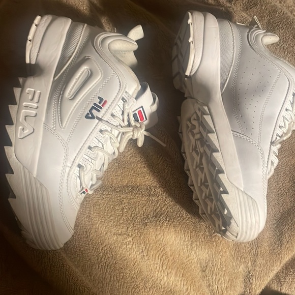 Fila Disruptor Sneakers - Picture 4 of 11